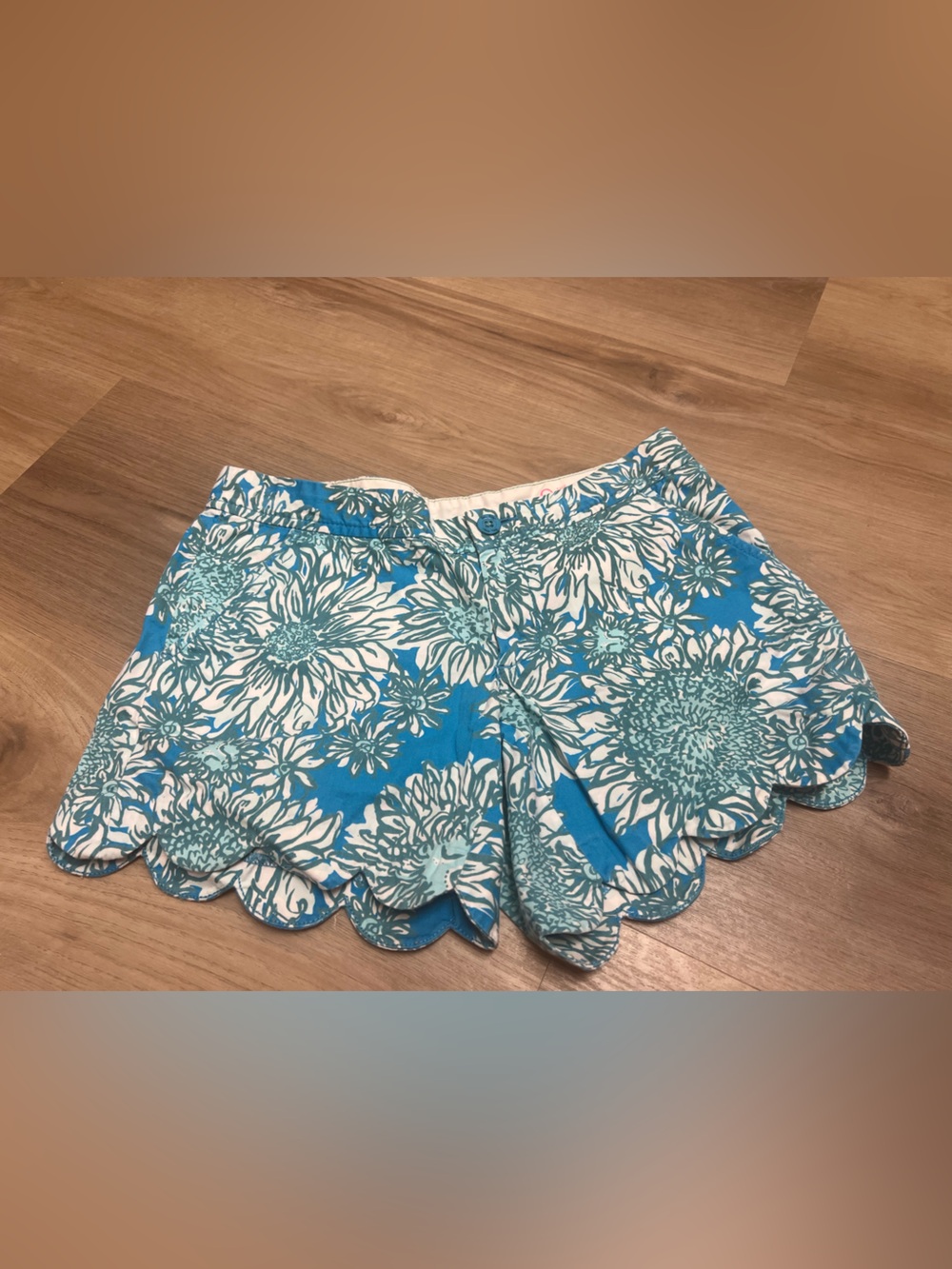 Lilly Pulitzer buttercups Blue Floral Scallop Hem Shorts